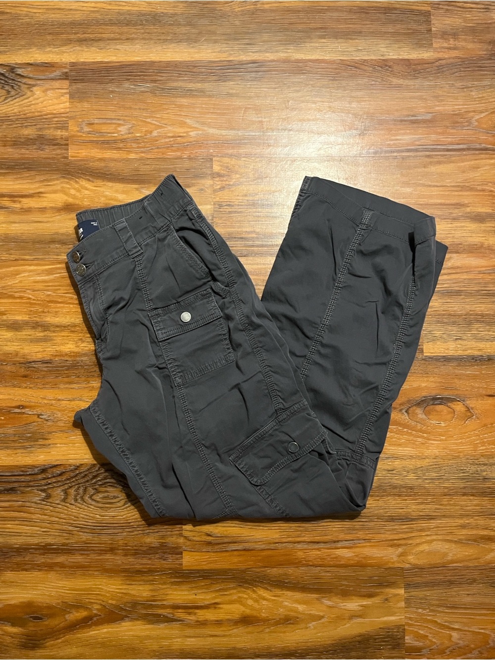 Hollister Grey Low-rise Baggy Cargo Pants - Size Small (Men’s 30” Waist)